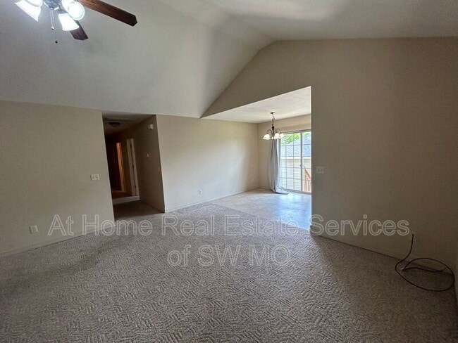 1118 N Missouri Dr in Ozark, MO - Building Photo - Building Photo