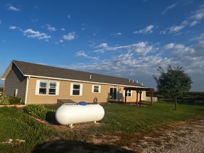 8275 Co Rd 54 in Milliken, CO - Building Photo - Building Photo