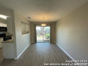 7702 Heathridge in San Antonio, TX - Building Photo - Building Photo