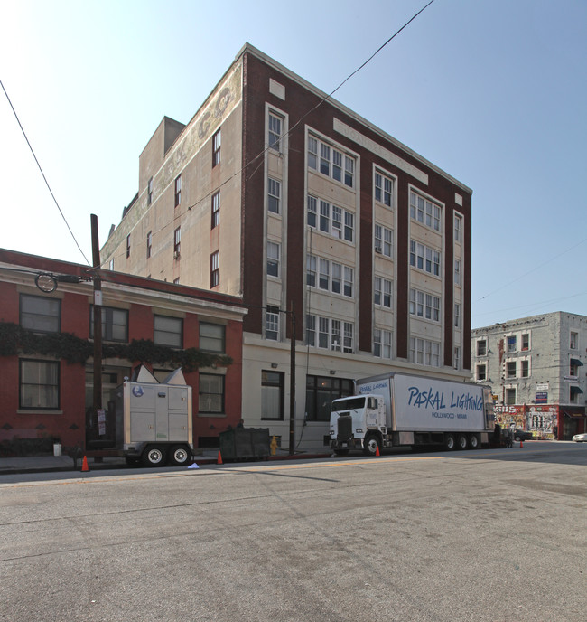 800-810 E Traction Ave in Los Angeles, CA - Building Photo - Building Photo