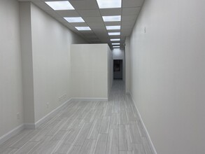 1384 Second Ave in New York, NY - Building Photo - Interior Photo