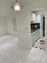 255 Sunrise Dr in Key Biscayne, FL - Building Photo - Building Photo