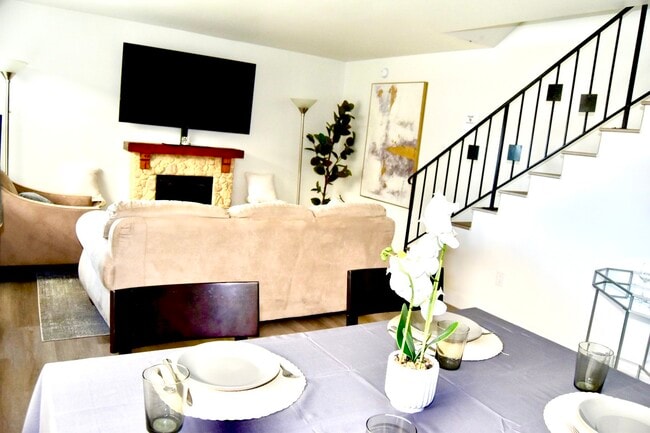 417 W Almond St in Compton, CA - Building Photo - Building Photo