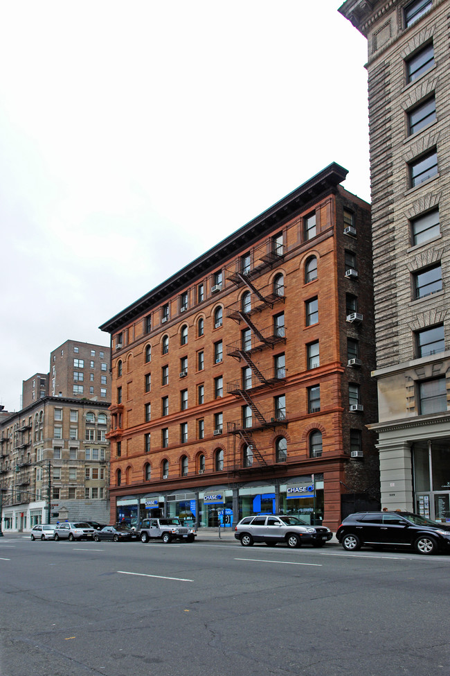 60 W 76th St in New York, NY - Building Photo - Building Photo