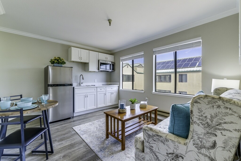 San Leandro Senior Living in San Leandro, CA - Foto de edificio