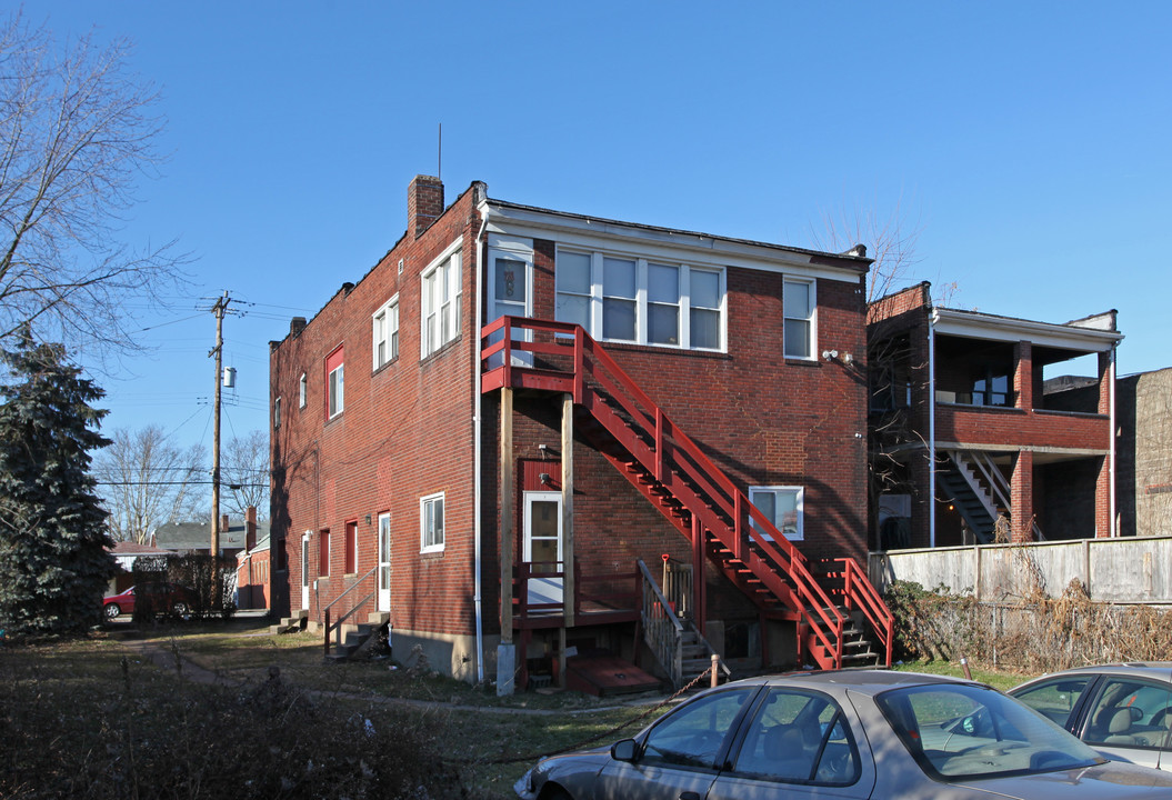 810 Miller Ave in Clairton, PA - Building Photo