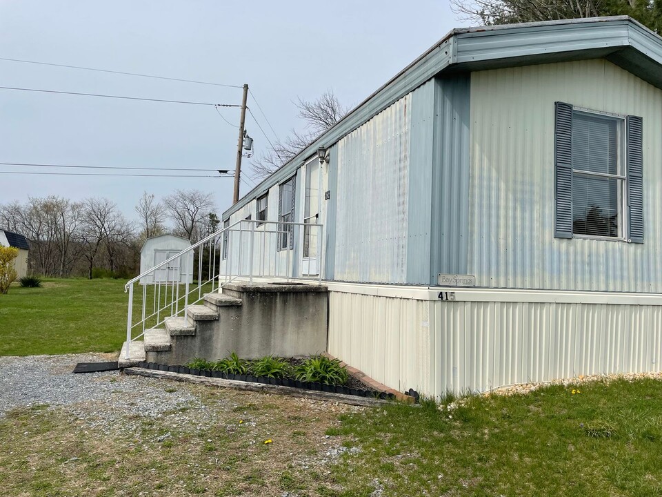 415 Meadowbrook Rd in Carlisle, PA - Building Photo