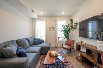 27 Belmont Ave in Jersey City, NJ - Building Photo - Building Photo