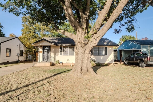 property at 2920 Featherston Ave