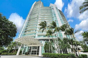 1000 South Pointe Dr in Miami Beach, FL - Building Photo
