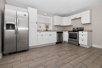 1631 W Custer Ave in Milwaukee, WI - Building Photo - Building Photo