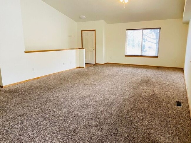 437 Radiant Dr in Loveland, CO - Building Photo - Building Photo