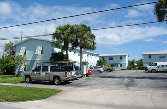 Village Apartments in North Palm Beach, FL - Building Photo - Building Photo