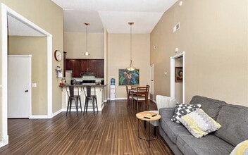 10591 Lakeside Dr S in Garden Grove, CA - Building Photo - Building Photo