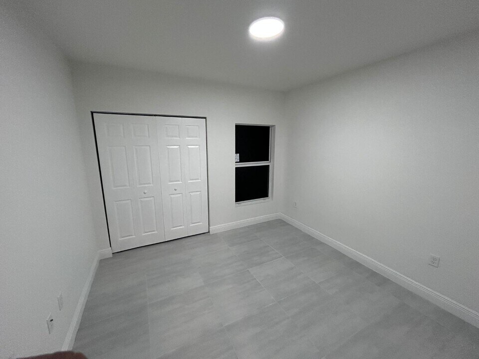 2119 Armour Rd in Lehigh Acres, FL - Building Photo