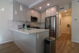 458 Washington St, Unit #107 in Boston, MA - Building Photo - Building Photo