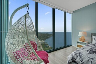 601 NE 36th St in Miami, FL - Building Photo - Building Photo