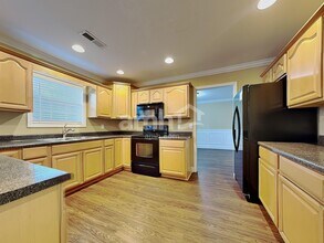 6317 Stillglen Ln in Knoxville, TN - Building Photo - Building Photo