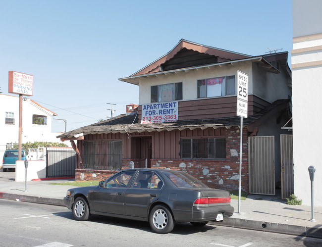 7144 Seville Ave in Huntington Park, CA - Foto de edificio - Building Photo