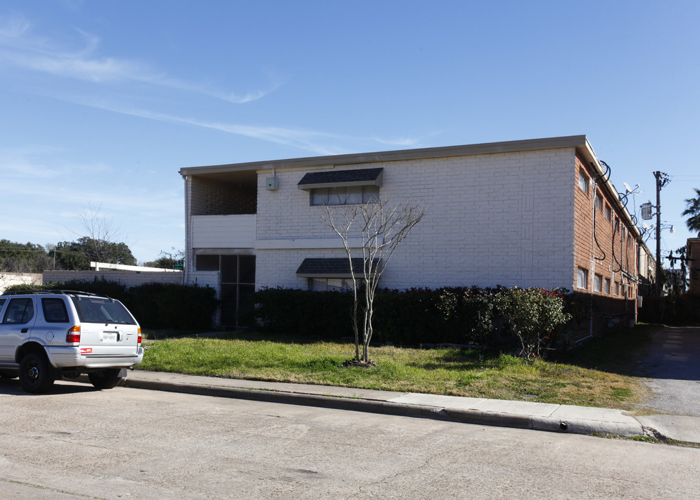 9603 Kapri Ln in Houston, TX - Foto de edificio