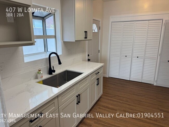 407 W Lomita Ave in Glendale, CA - Building Photo - Building Photo