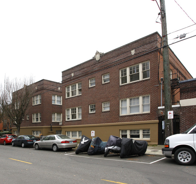 Marion Court Apartments in Portland, OR - Building Photo - Building Photo