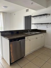 1 Glen Royal Pky, Unit 913 in Miami, FL - Building Photo - Building Photo