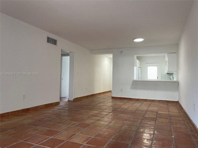 251 Galen Dr in Key Biscayne, FL - Building Photo - Building Photo