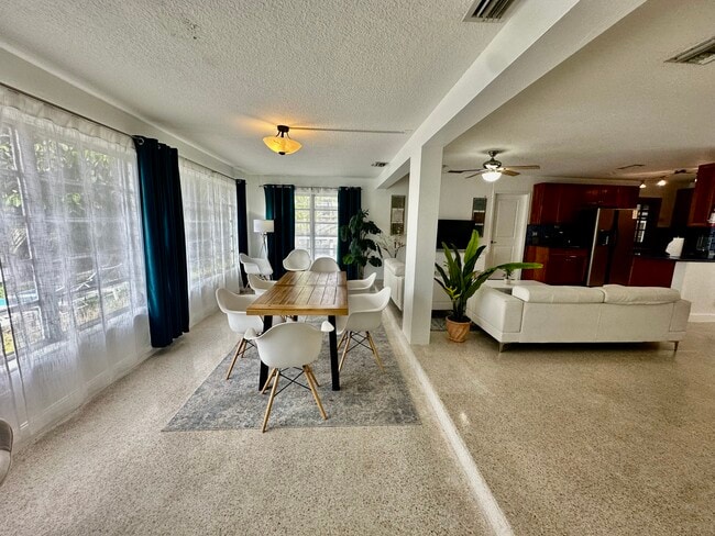 2901 NW 9th Ter in Wilton Manors, FL - Building Photo - Building Photo