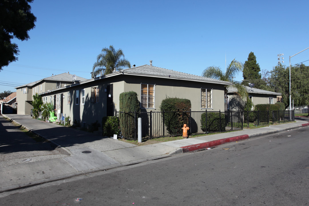 7023 Newell St in Huntington Park, CA - Building Photo