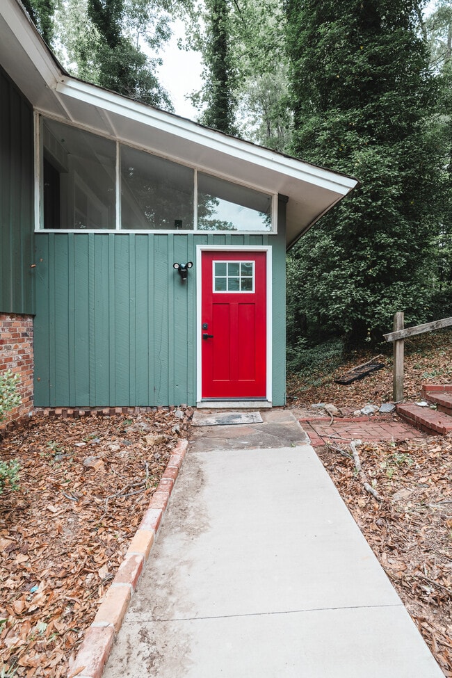 121 W Victoria Rd in Spartanburg, SC - Building Photo - Building Photo