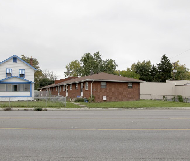 3719 Cleveland Ave in Columbus, OH - Foto de edificio - Building Photo