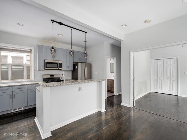 5134 N Oakley Ave in Chicago, IL - Building Photo - Building Photo