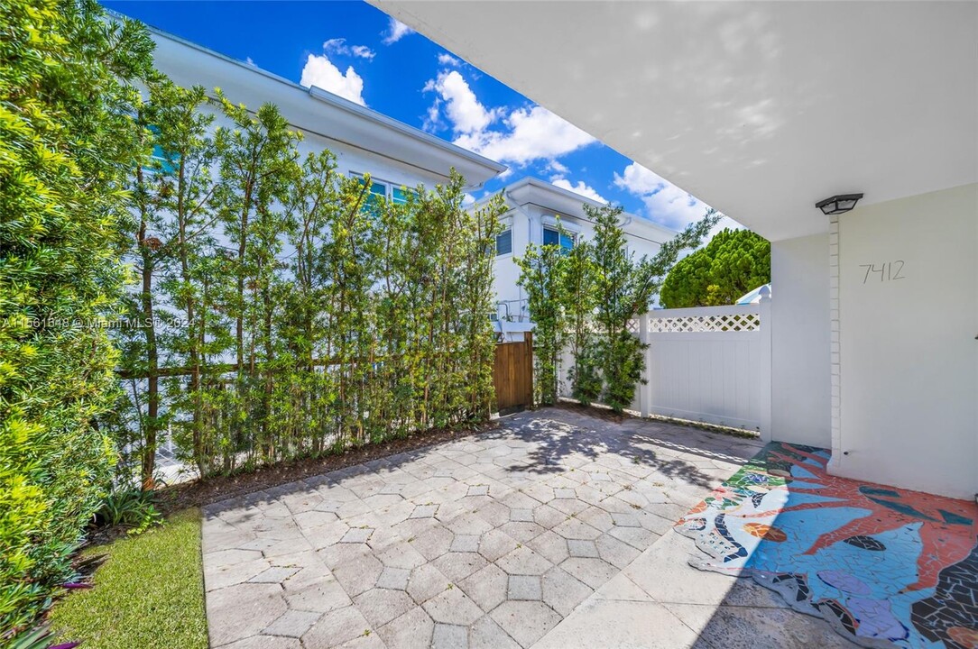 7412 Gary Ave in Miami Beach, FL - Building Photo