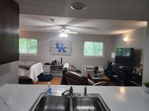 562 Woodland Ave in Lexington, KY - Building Photo - Building Photo