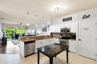 10021 Heather Ln in Naples, FL - Building Photo - Building Photo