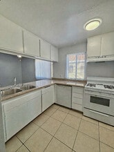 9586 W Ball Rd in Anaheim, CA - Building Photo - Building Photo