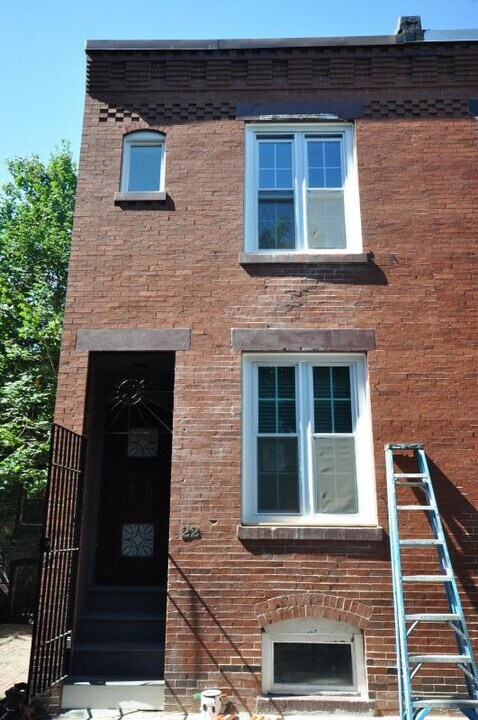 22 Sussex St, Unit 1 in Boston, MA - Building Photo