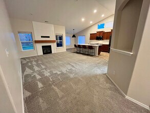 3185 W Peninsula Dr in Moses Lake, WA - Building Photo - Building Photo