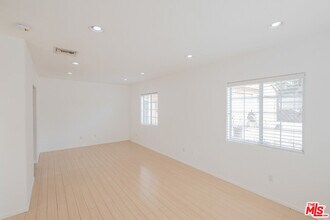 341 Newland St in Los Angeles, CA - Building Photo - Building Photo