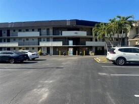 1530 NE 191st St in Miami, FL - Building Photo