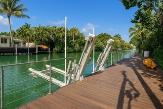 1490 Cleveland Rd in Miami Beach, FL - Building Photo - Building Photo