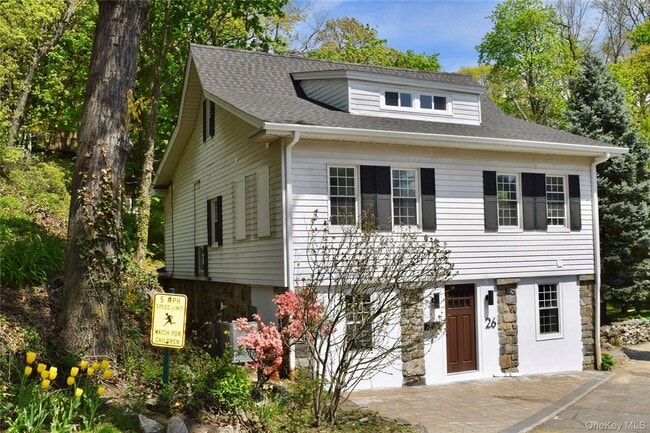 26 Latimer Ln in Bronxville, NY - Building Photo - Building Photo