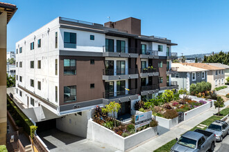 The Vas Villas in Los Angeles, CA - Building Photo - Primary Photo