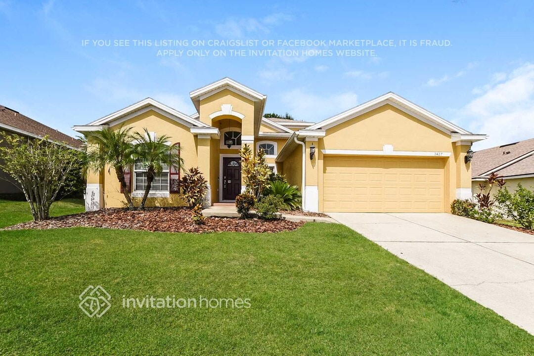2427 Cimmaron Ash Way in Apopka, FL - Building Photo