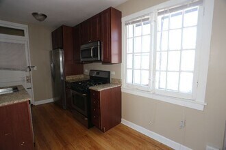 2111 W Ainslie St in Chicago, IL - Building Photo - Building Photo
