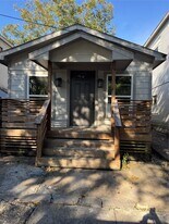 4630 Woodside St in Houston, TX - Building Photo