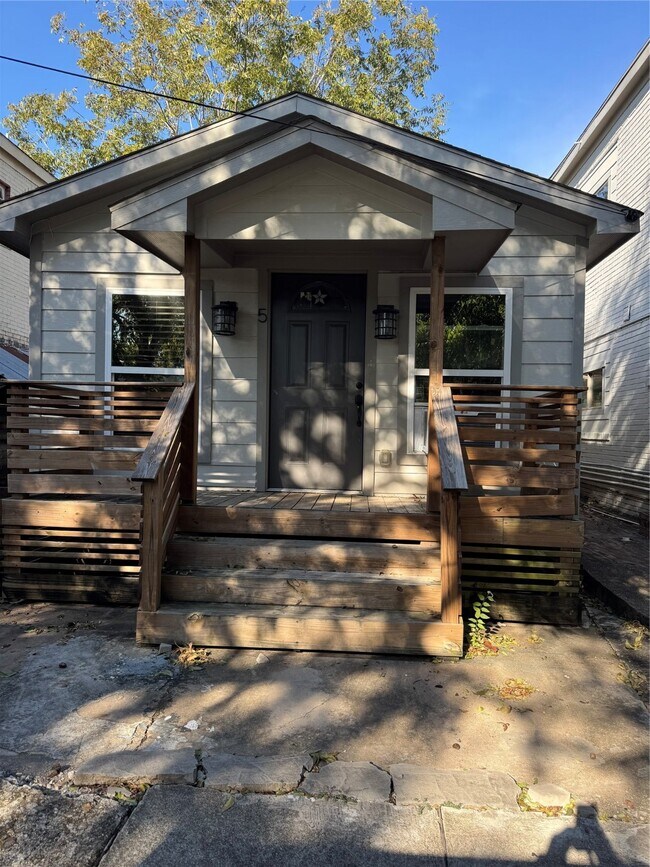 property at 4630 Woodside St