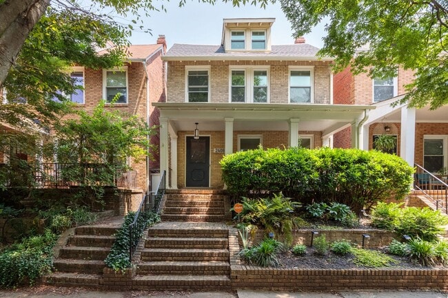 property at 2408 Rosewood Ave