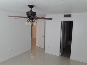 14250 SW 62nd St in Miami, FL - Building Photo - Building Photo